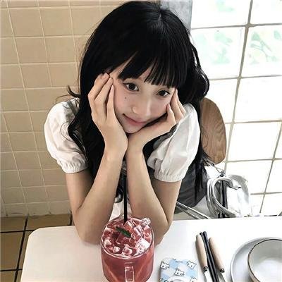 隔楼女孩：我们之间的层距